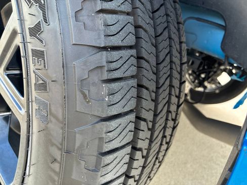 Used 2025 Ford Maverick Lobo AWD/4WD image 40