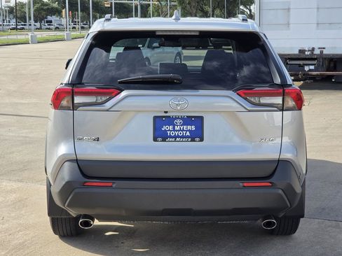 Used 2025 Toyota RAV4 XLE w/ Convenience Package FWD image 8
