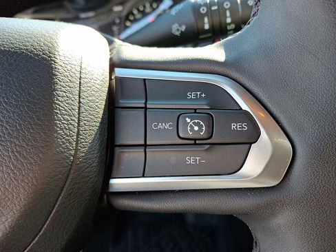 Used 2023 Jeep Compass Latitude image 22