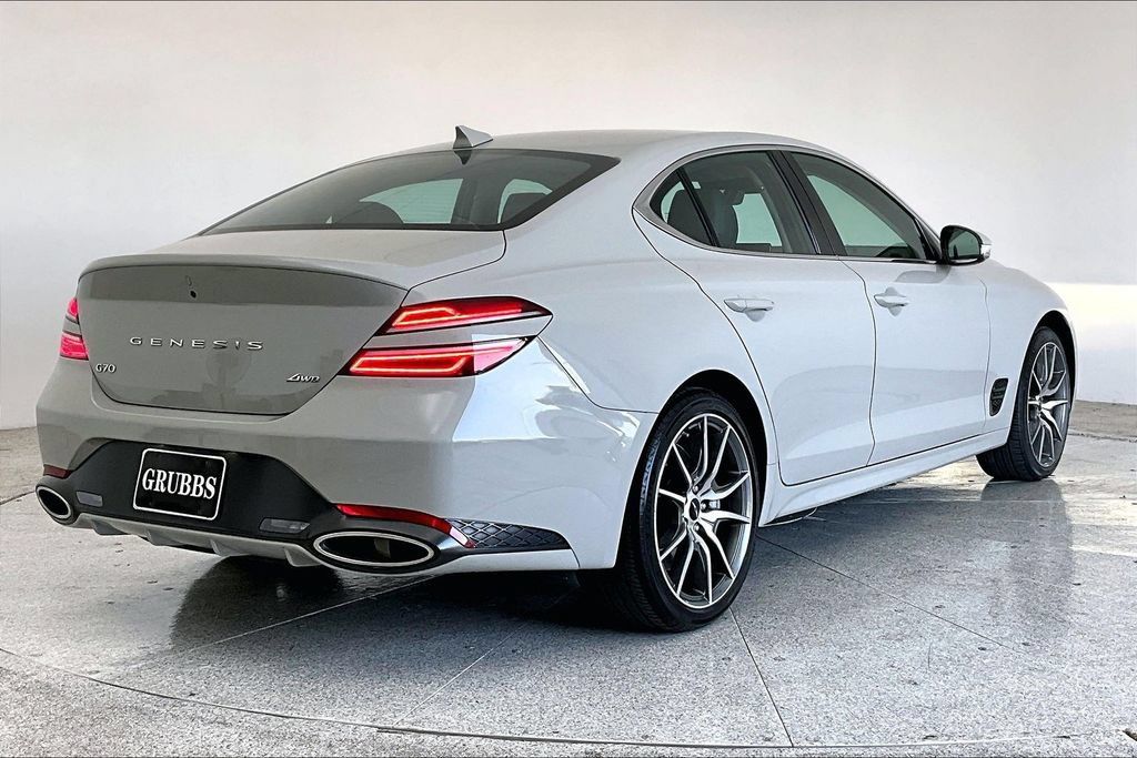 Used 2026 Genesis G70 2.5T AWD/4WD image 2
