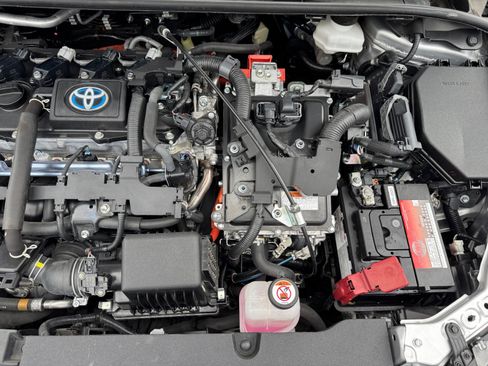 Used 2024 Toyota Corolla LE w/ LE Convenience Package FWD image 18