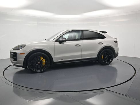 Certified 2025 Porsche Cayenne Turbo GT AWD/4WD image 2