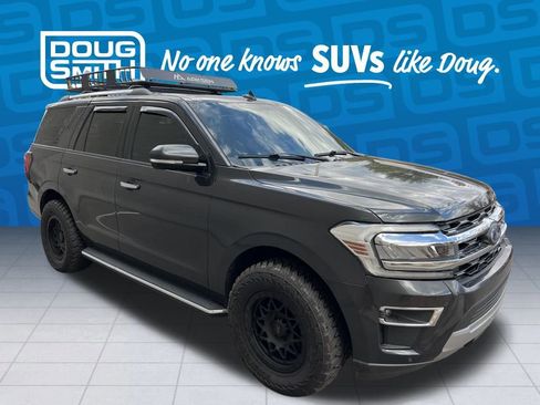 Used 2022 Ford Expedition Limited image 7