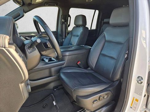 Used 2023 Chevrolet Suburban LT image 16