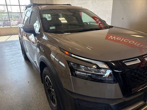 Used 2024 Nissan Pathfinder Rock Creek AWD/4WD image 2