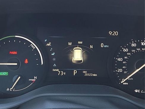 Used 2025 Toyota Sienna XLE image 30