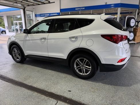 Used 2017 Hyundai Santa Fe Sport image 5