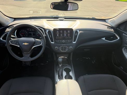Used 2025 Chevrolet Malibu LT FWD image 16