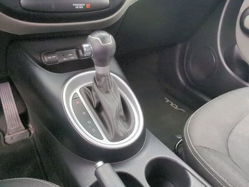 Used 2017 Kia Soul + FWD image 16