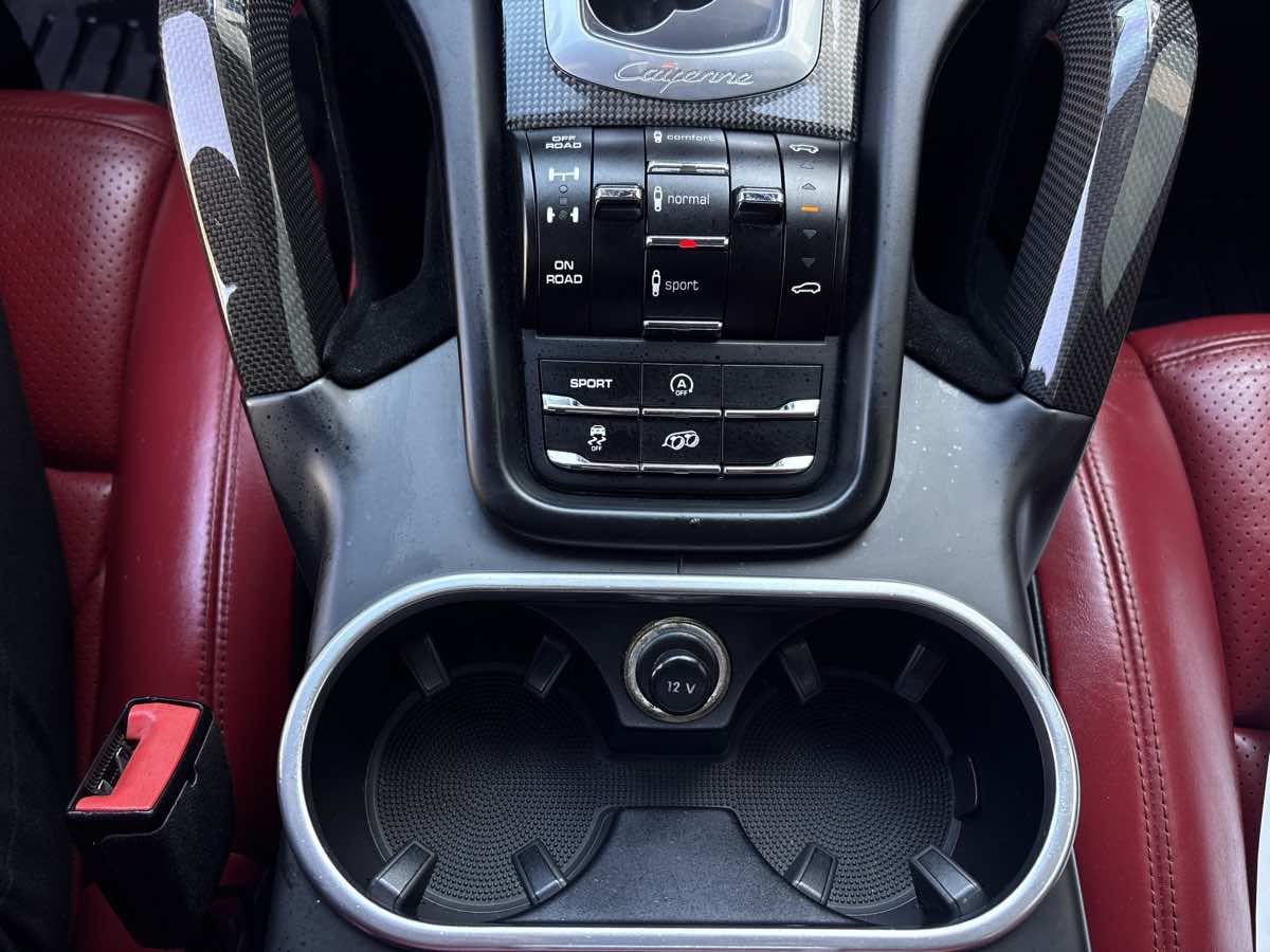 Used 2014 Porsche Cayenne GTS AWD/4WD image 26