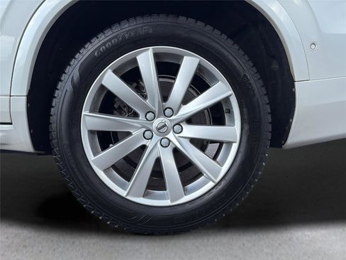Used 2018 Volvo XC90 T6 Momentum w/ Convenience Package AWD/4WD image 34