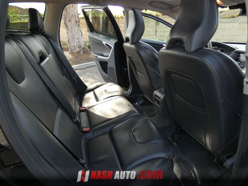 Used 2017 Volvo XC60 T5 Dynamic w/ Preferred Option Package FWD image 32