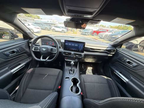 Used 2024 Ford Mustang Coupe RWD image 21
