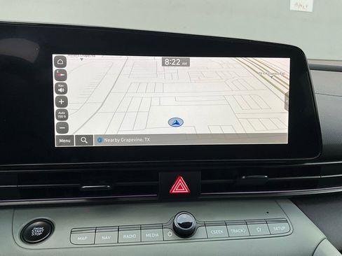 Used 2025 Hyundai Elantra Limited image 28