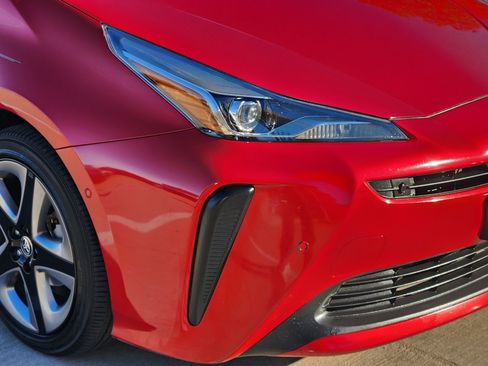 Used 2019 Toyota Prius L image 5