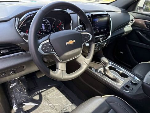 Used 2023 Chevrolet Traverse Premier FWD image 23