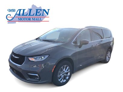 Used 2023 Chrysler Pacifica Touring-L