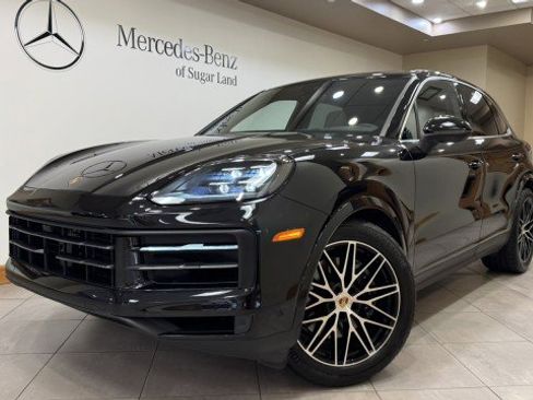 Used 2026 Porsche Cayenne image 1