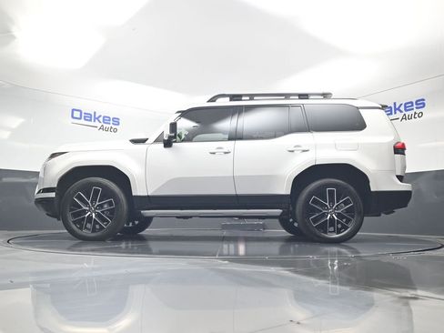 Used 2024 Lexus GX 550 w/ Accessory Package (31) AWD/4WD image 45