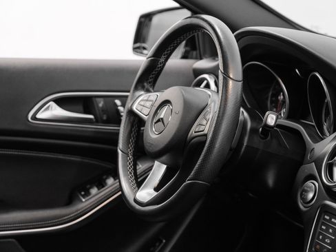 Used 2018 Mercedes-Benz GLA 250 4MATIC image 15