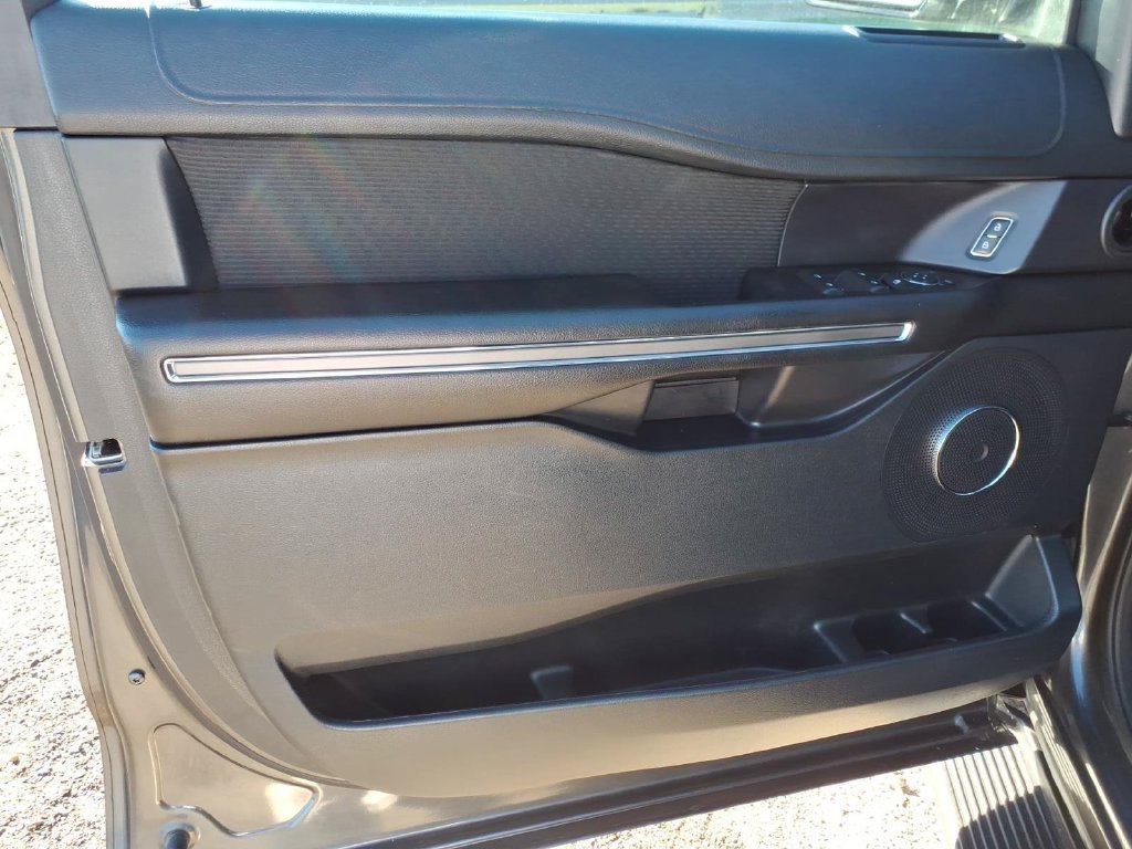 Used 2019 Ford Expedition XLT AWD/4WD image 14