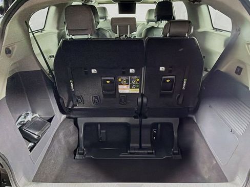Used 2023 Toyota Sienna Limited AWD/4WD image 31