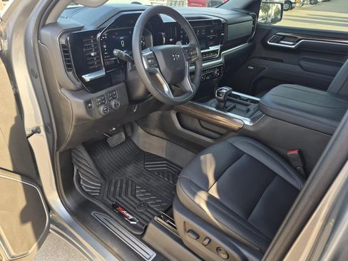 Certified 2026 Chevrolet Silverado 1500 RST AWD/4WD image 14