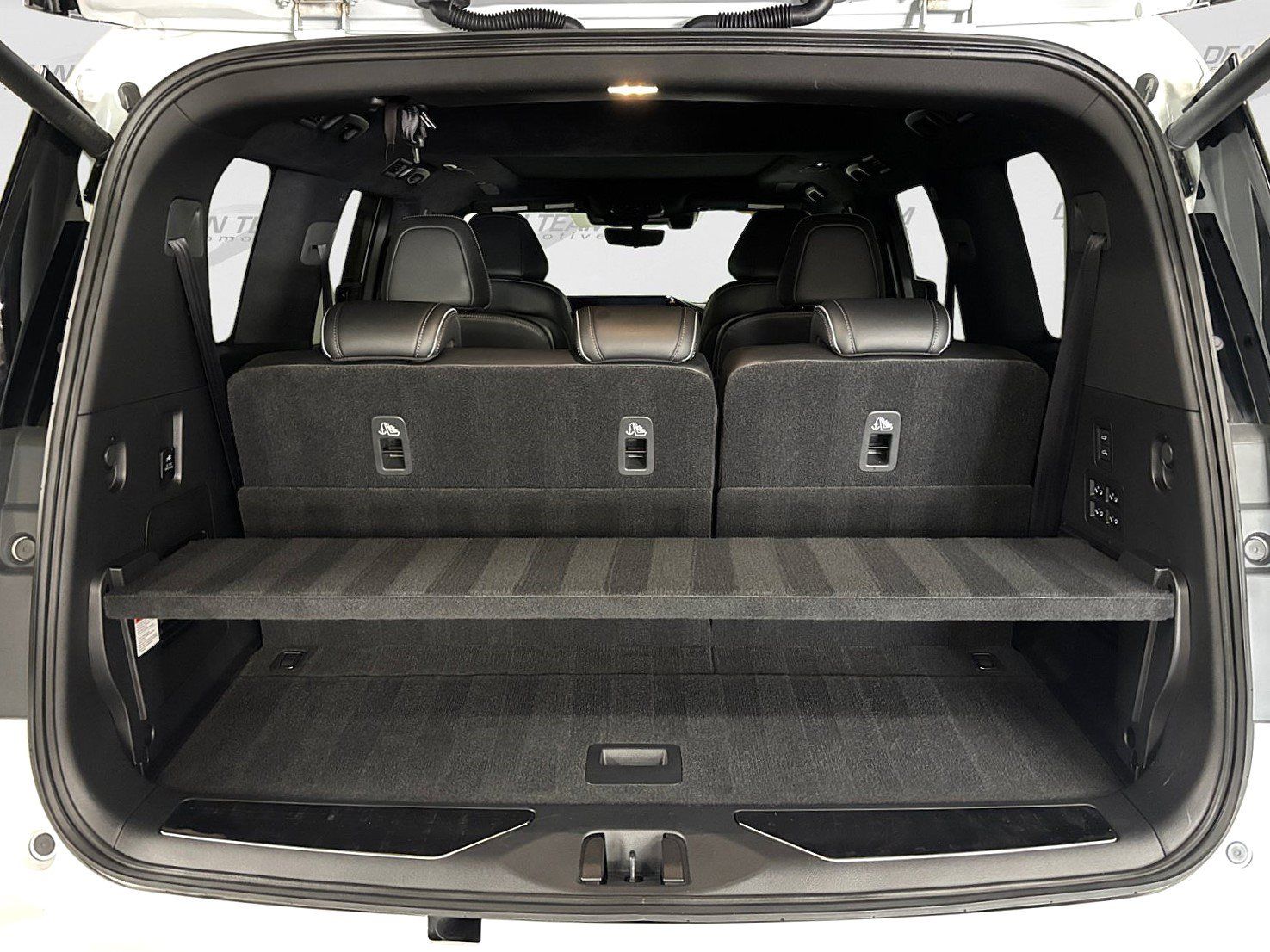 Used 2026 INFINITI QX80 Autograph w/ Premium Cargo Package AWD/4WD image 17