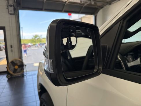 Used 2023 RAM 1500 Laramie AWD/4WD image 13