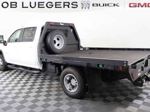 Used 2024 Chevrolet Silverado 3500 LT w/ Convenience Package AWD/4WD image 4
