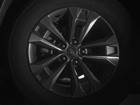 Used 2025 Chevrolet Equinox LT image 12