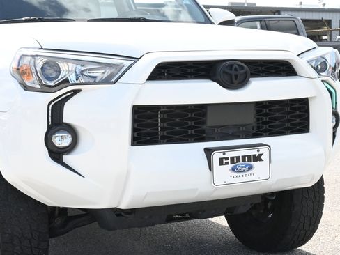 Used 2024 Toyota 4Runner SR5 Premium w/ Moonroof Package AWD/4WD image 23