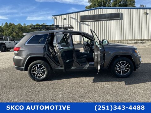 Used 2021 Jeep Grand Cherokee Limited image 33