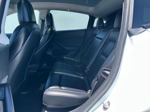 Used 2021 Tesla Model Y Long Range AWD/4WD image 8