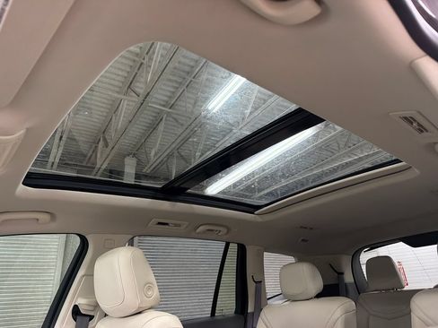 Used 2020 Cadillac XT6 Premium Luxury FWD image 10