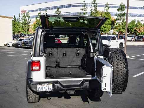 Used 2024 Jeep Wrangler Sport S image 29