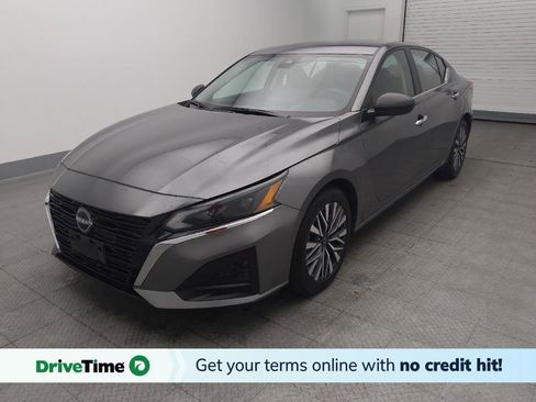 Used 2024 Nissan Altima 2.5 SV image 1