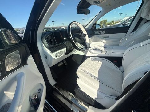 Used 2025 Mercedes-Benz Maybach GLS 600 4MATIC image 10