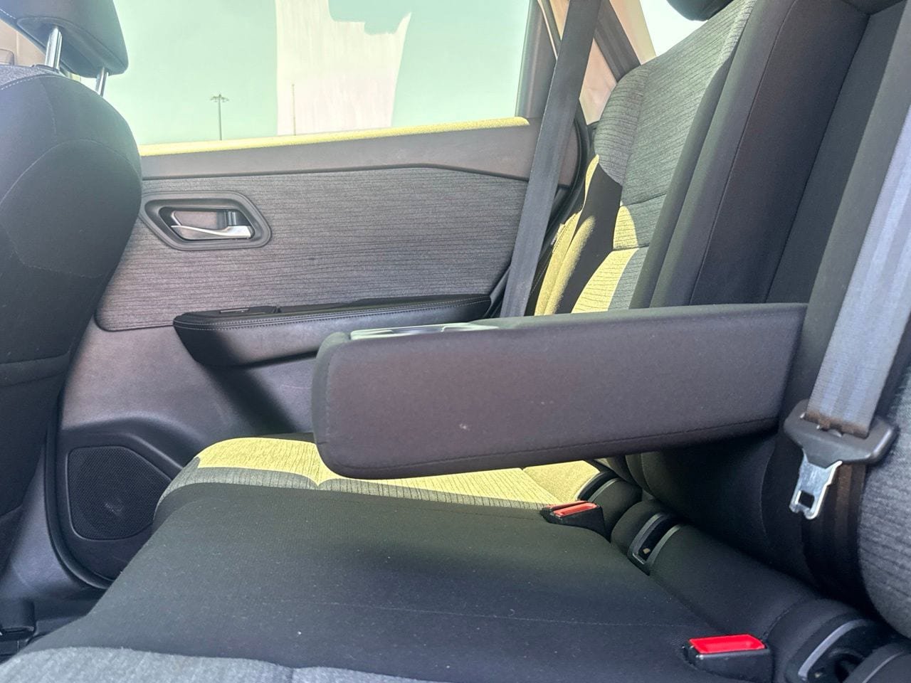 Certified 2023 Nissan Rogue SV FWD image 35