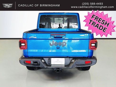 Used 2023 Jeep Gladiator Overland AWD/4WD image 3