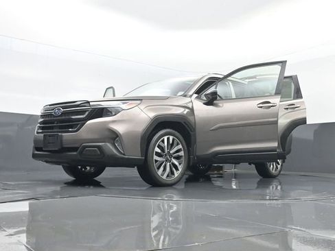 Used 2025 Subaru Forester Touring image 36