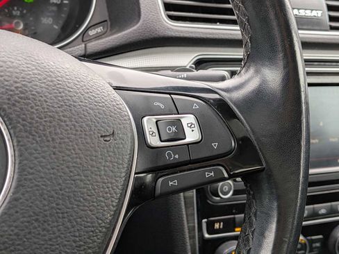 Used 2018 Volkswagen Passat 2.0T SE image 24