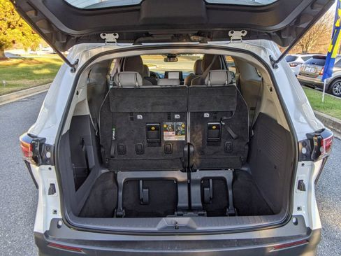Used 2021 Toyota Sienna LE w/ LE Plus Package FWD image 15