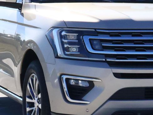 Used 2018 Ford Expedition Limited w/ Equipment Group 301A image 8