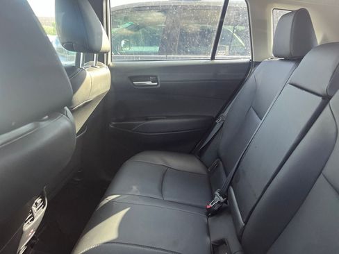 Used 2025 Toyota Corolla Cross XLE FWD image 10