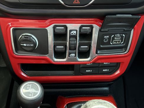 Used 2018 Jeep Wrangler Unlimited Sport S image 19