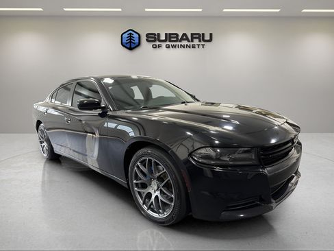 Used 2019 Dodge Charger SXT RWD image 7