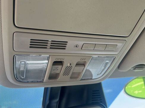 Used 2017 Honda Accord Touring image 13
