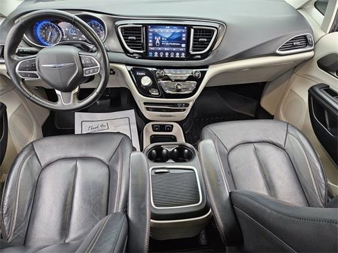 Used 2020 Chrysler Pacifica Touring-L Plus w/ Advanced Safetytec Group image 15