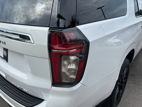 Used 2024 Chevrolet Suburban Premier AWD/4WD image 44